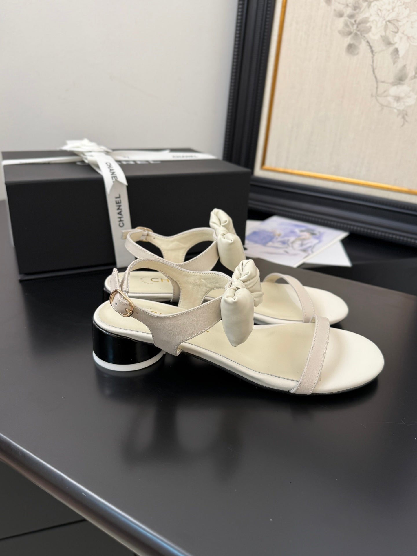CC 25 Bow Attached Sandals Black Sheepskin 233419