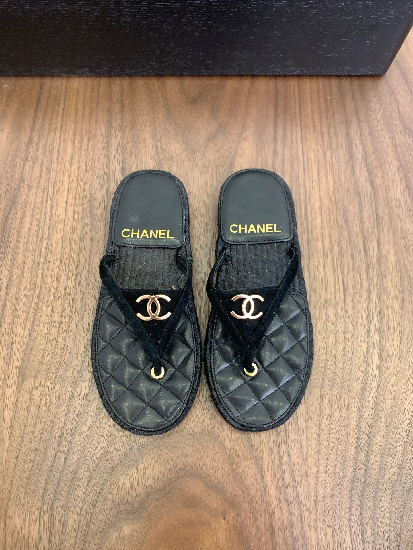 CC Thong Sandal Suede Kidskin Black 288718