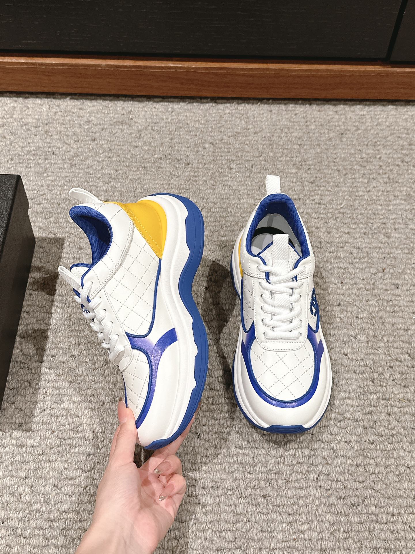 CC CLASSIC SNEAKER IN WHITE MIX COBALT BLUE LAMBSKIN