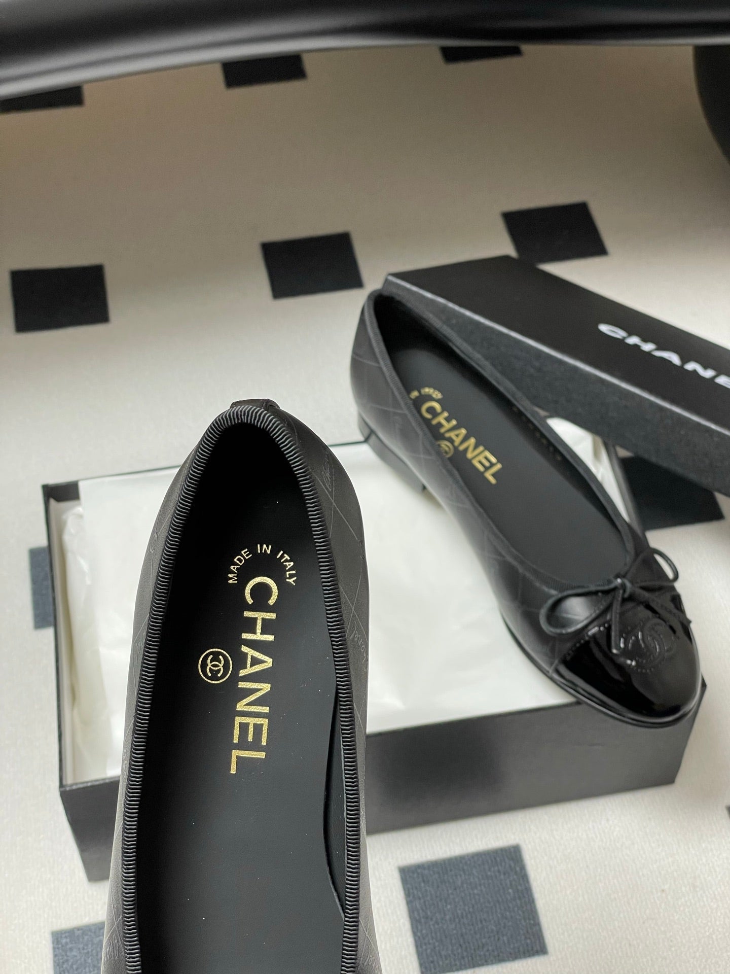 CC 25P Black Quilted Calfskin