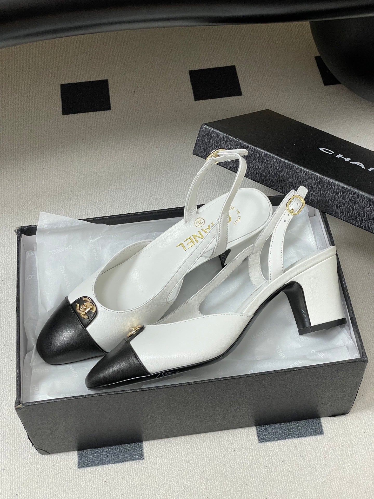 Chanel 25 Slingback 50mm White Black Lambskin 473217