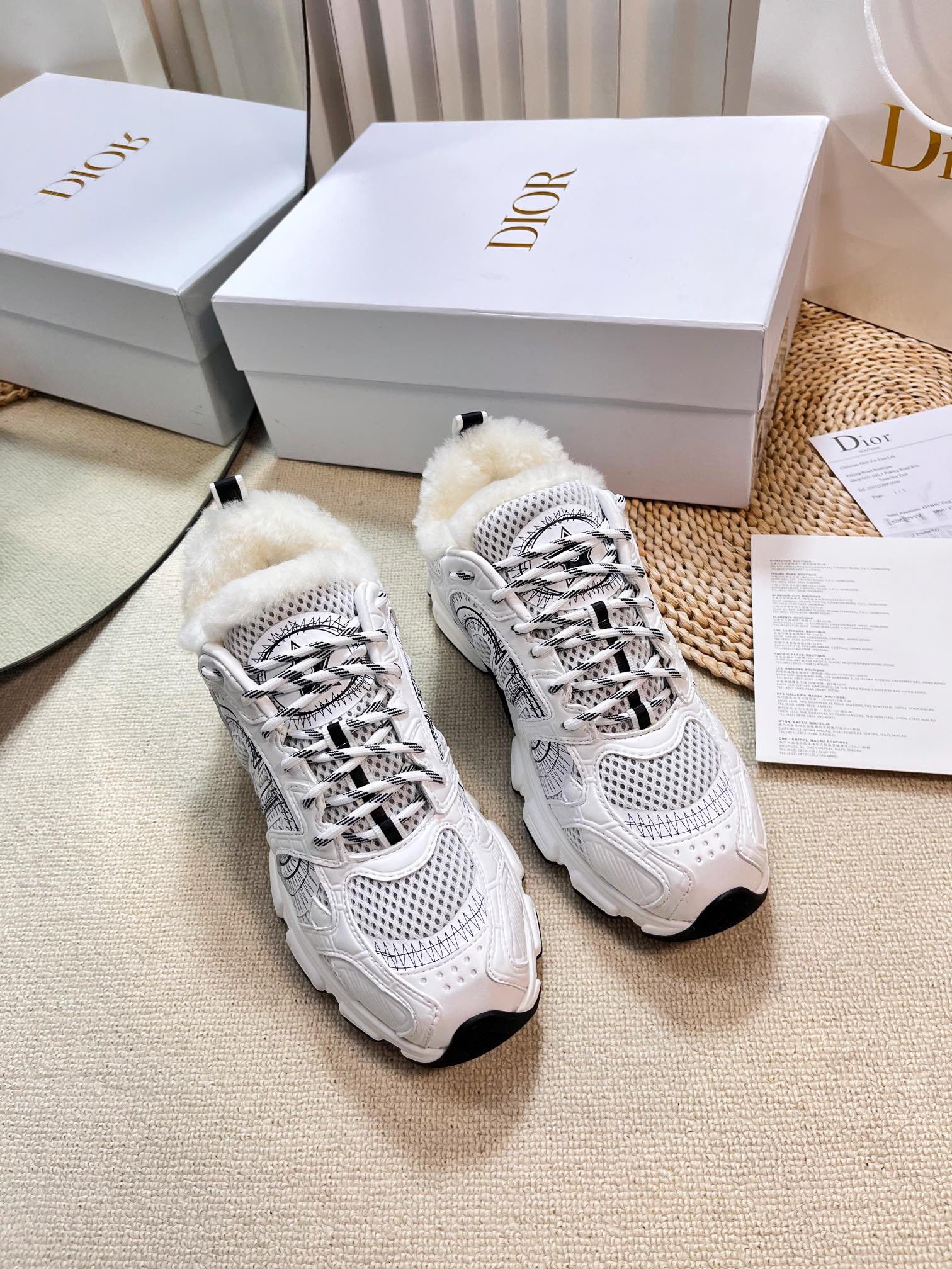 CD Chrono Sneaker In White Mesh Fabric With Fleece Lining 992618