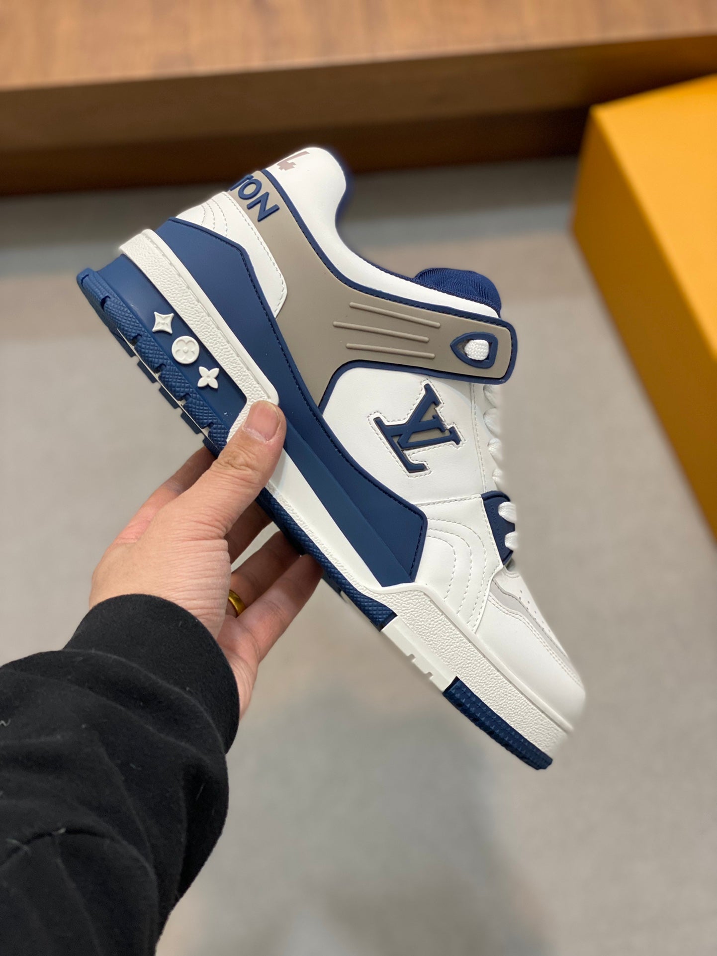 LV TRAINER  BLUE WHITE SNEAKER