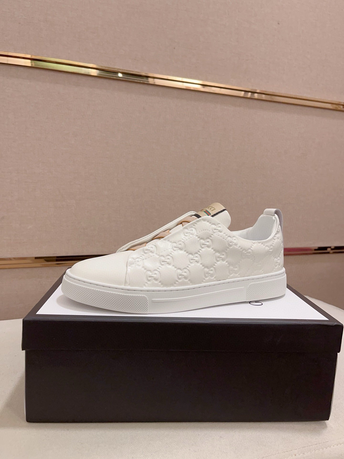 GG Men's Sneaker White Sheepskin 448472