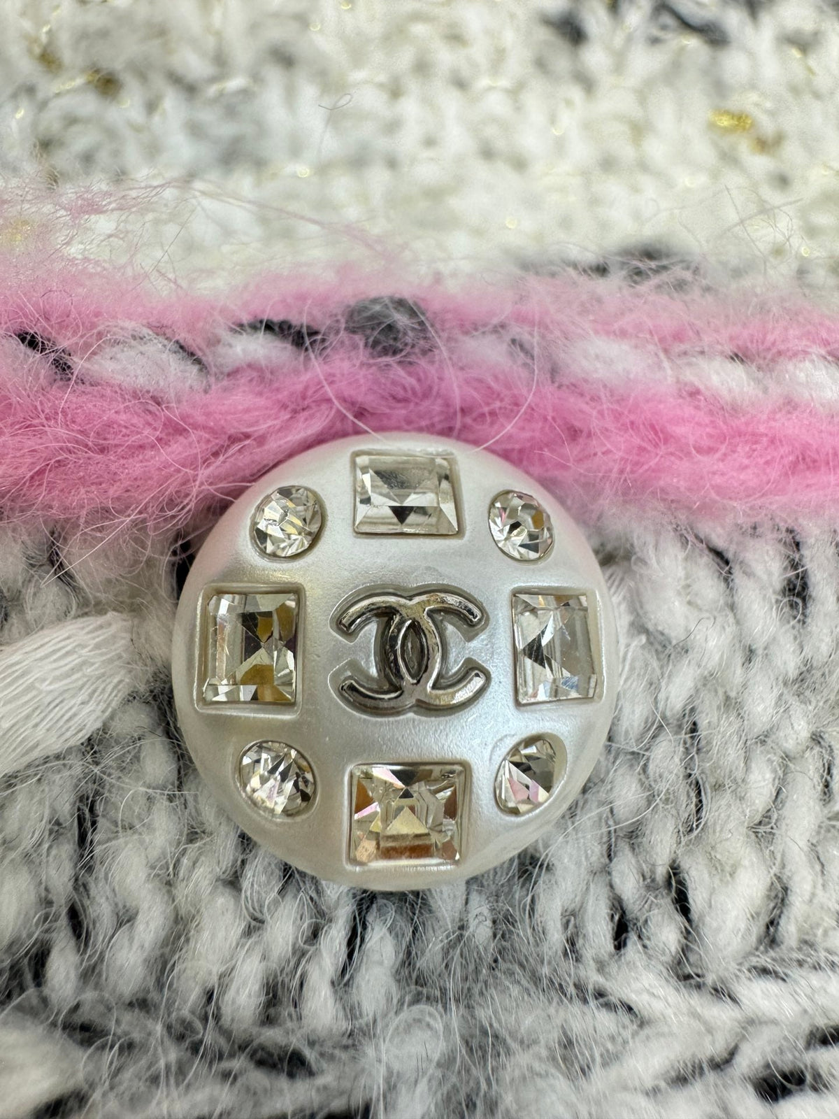 Chanel 2026 V-neck Cardigan Pink Mix White Wool 424707
