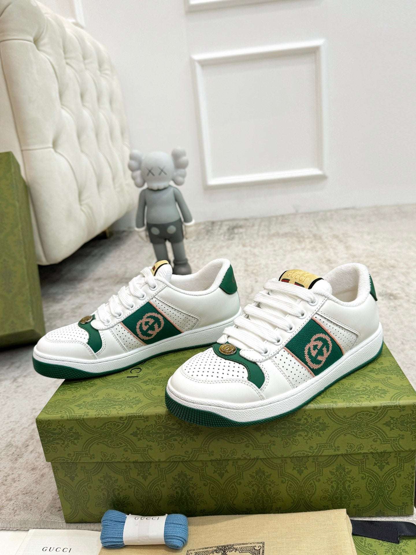 GG Men's Screener Sneaker White Green Sheepskin 574738