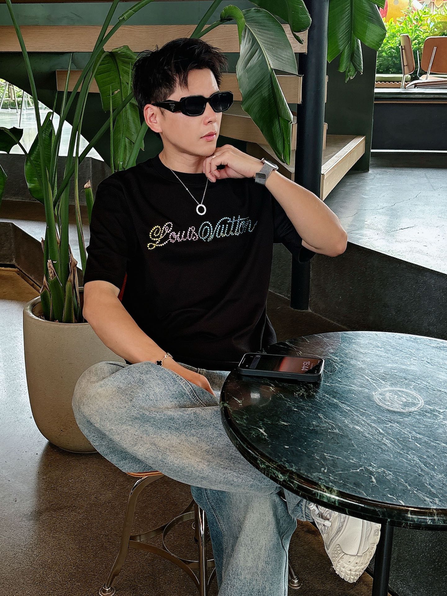 LV 26A Short-Sleeve T-Shirt Black Rhinestones Cotton 406013