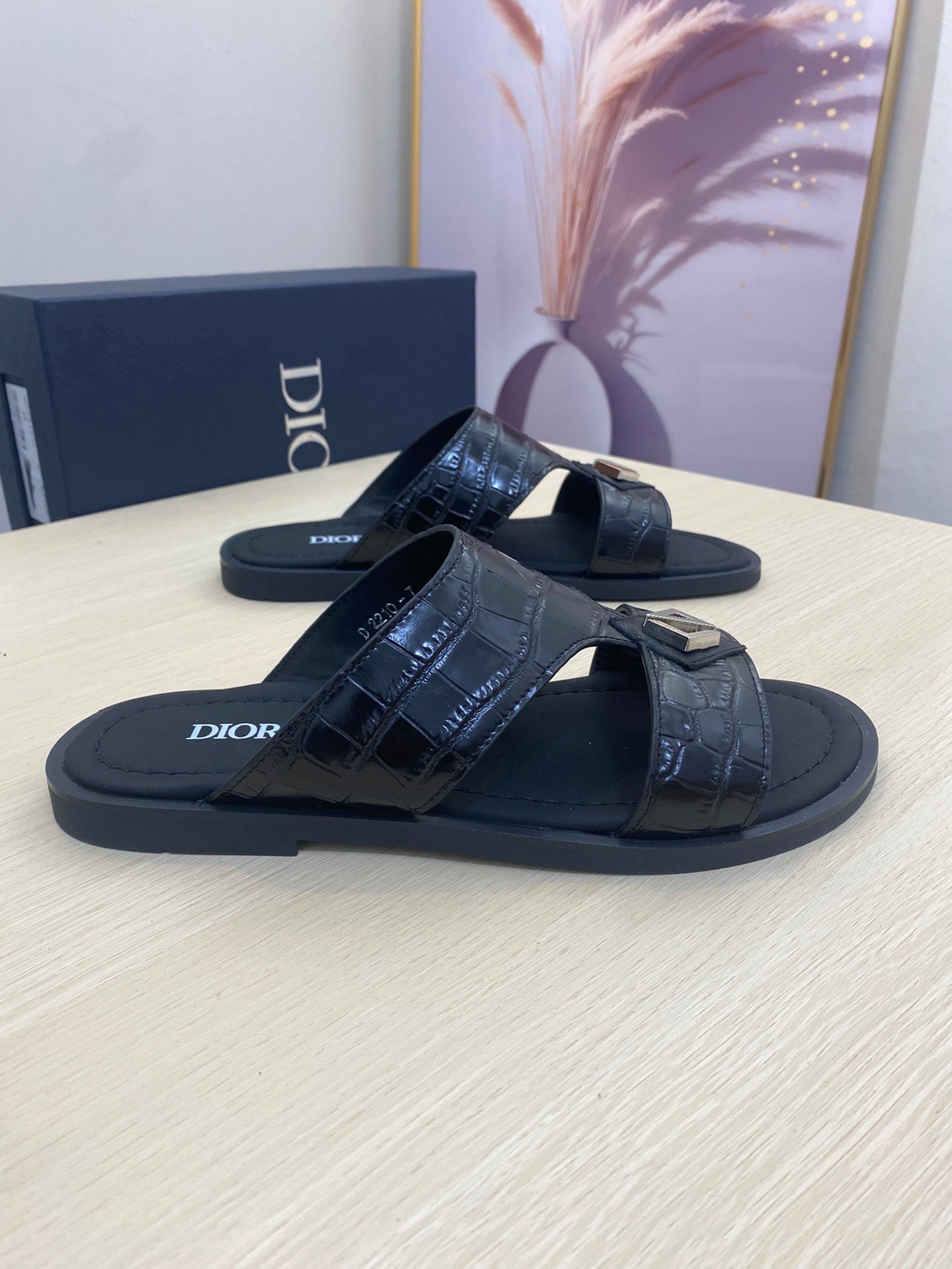 CD ALIDAS CROSS CROCODILE MOTIF SANDAL BLACK CALFSKIN