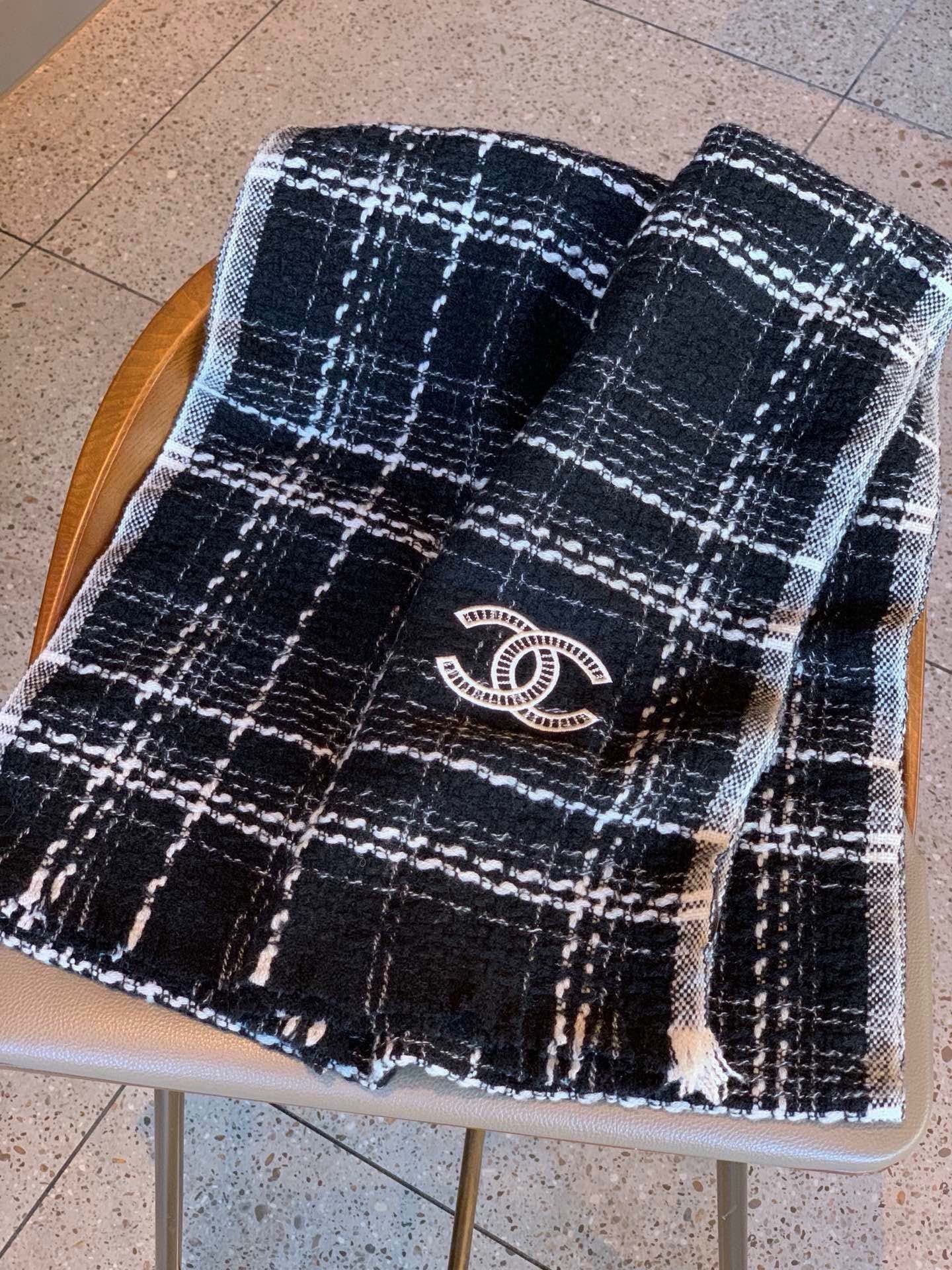 CC Scarf 200 CM In Black With White Stripes Cashmere 415342