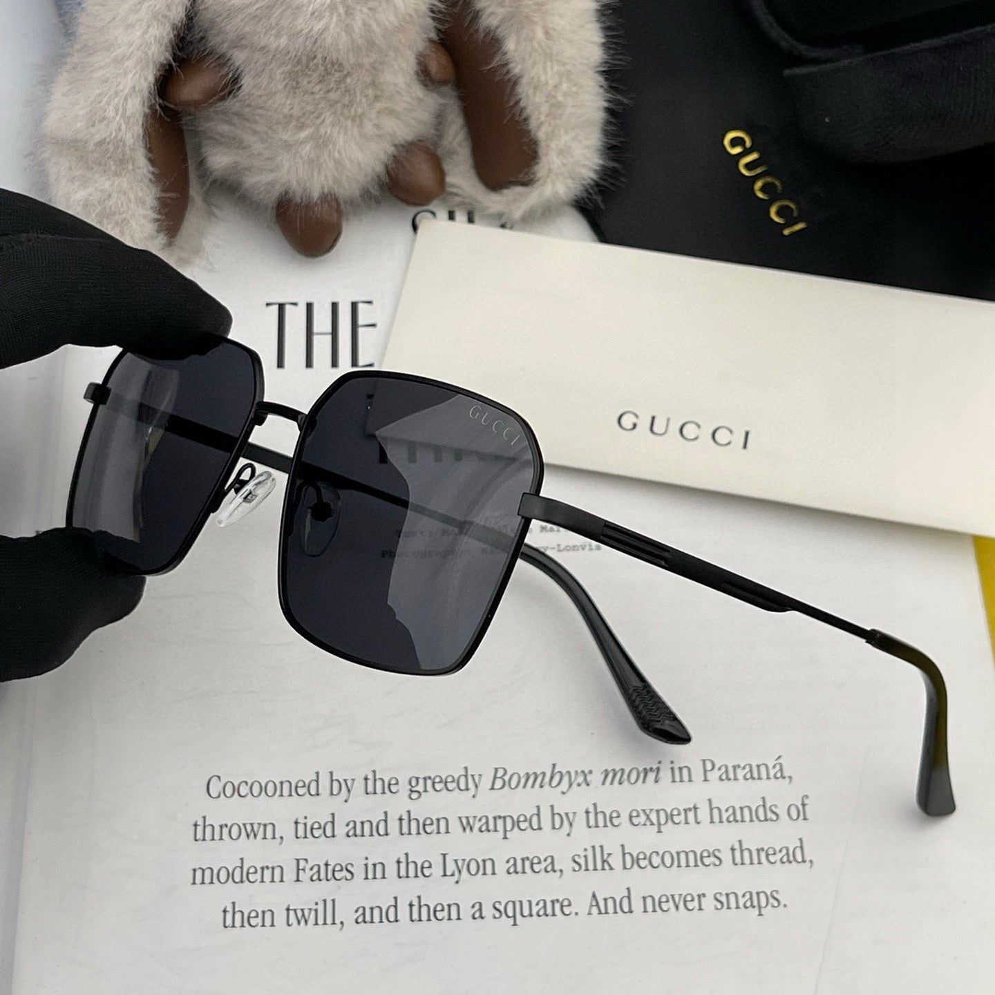 SQUARE FRAME SUNGLASSES 563171 IN METAL