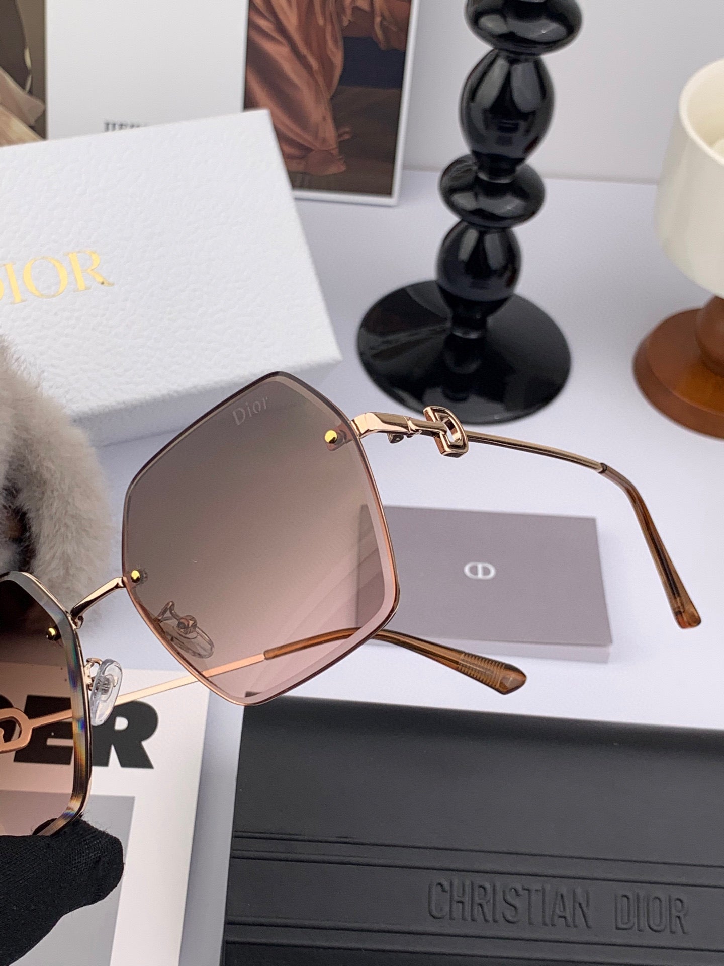 MONTAIGNE SUNGLASS CD3022 IN BROWN METAL