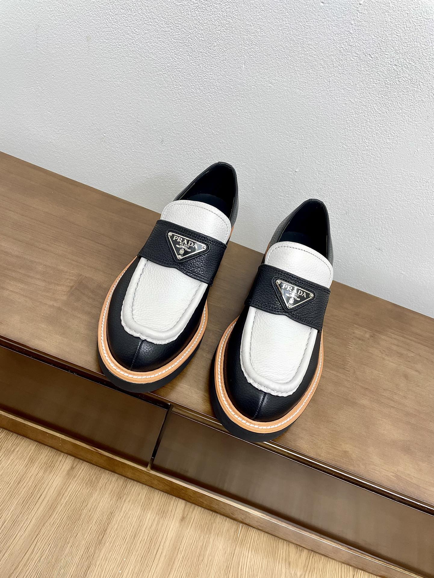 PRA CHOCOLATE BRUSHED LOAFERS BLACK AND WHITE CALFSKIN