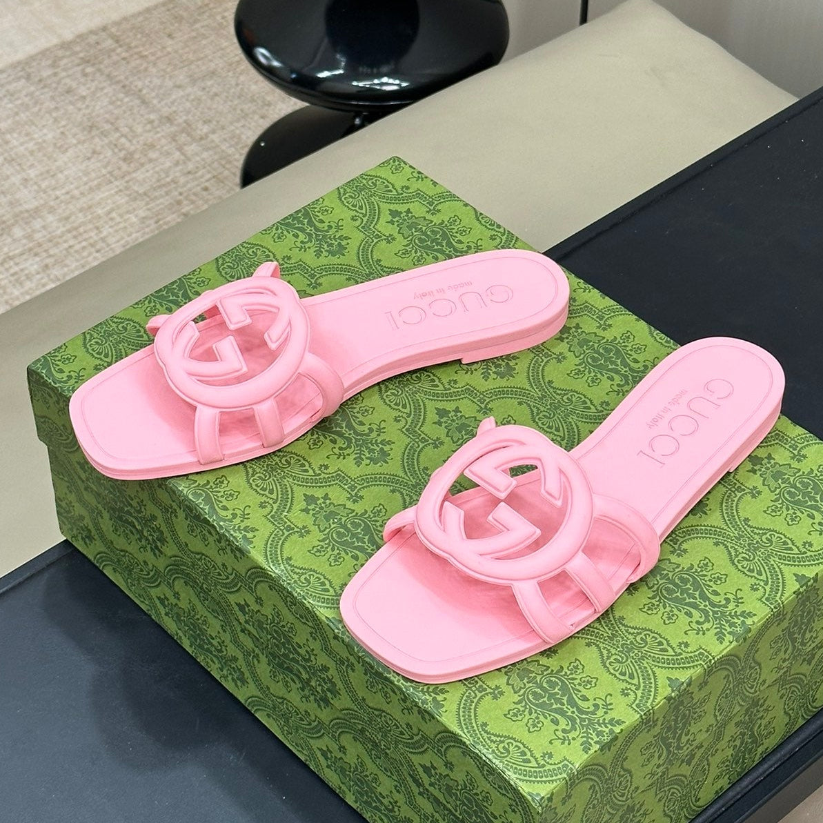 GG Interlocking Slide Pink
