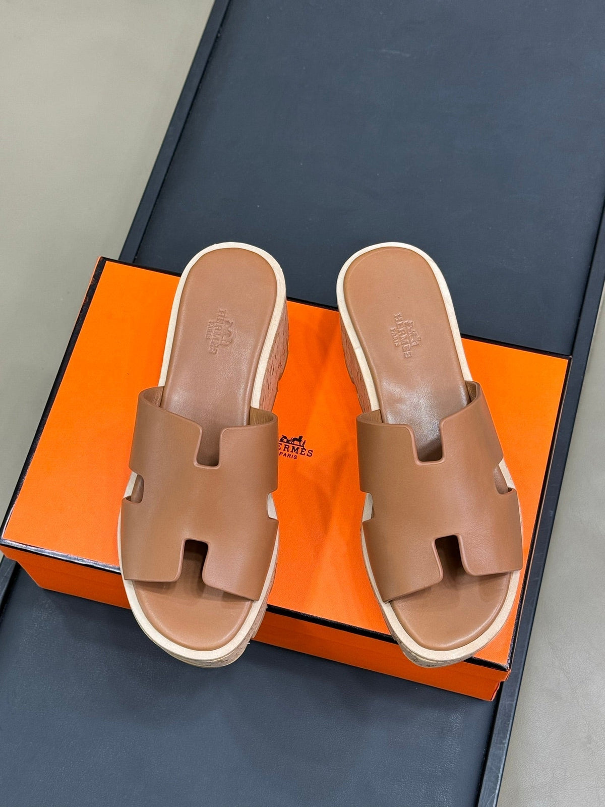 HM 25C Eze 30 Sandal Naturel Calfskin 212713