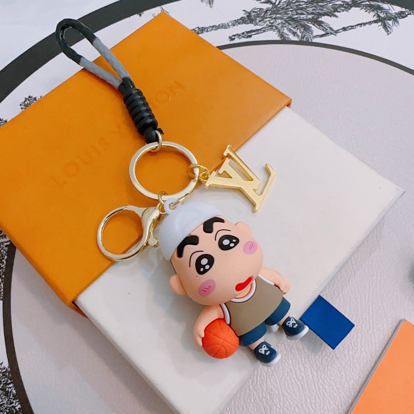 LV Shin Charm
