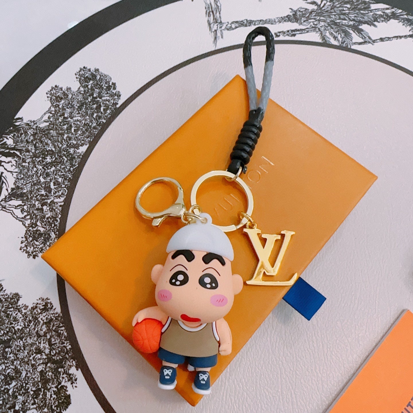 LV Shin Charm