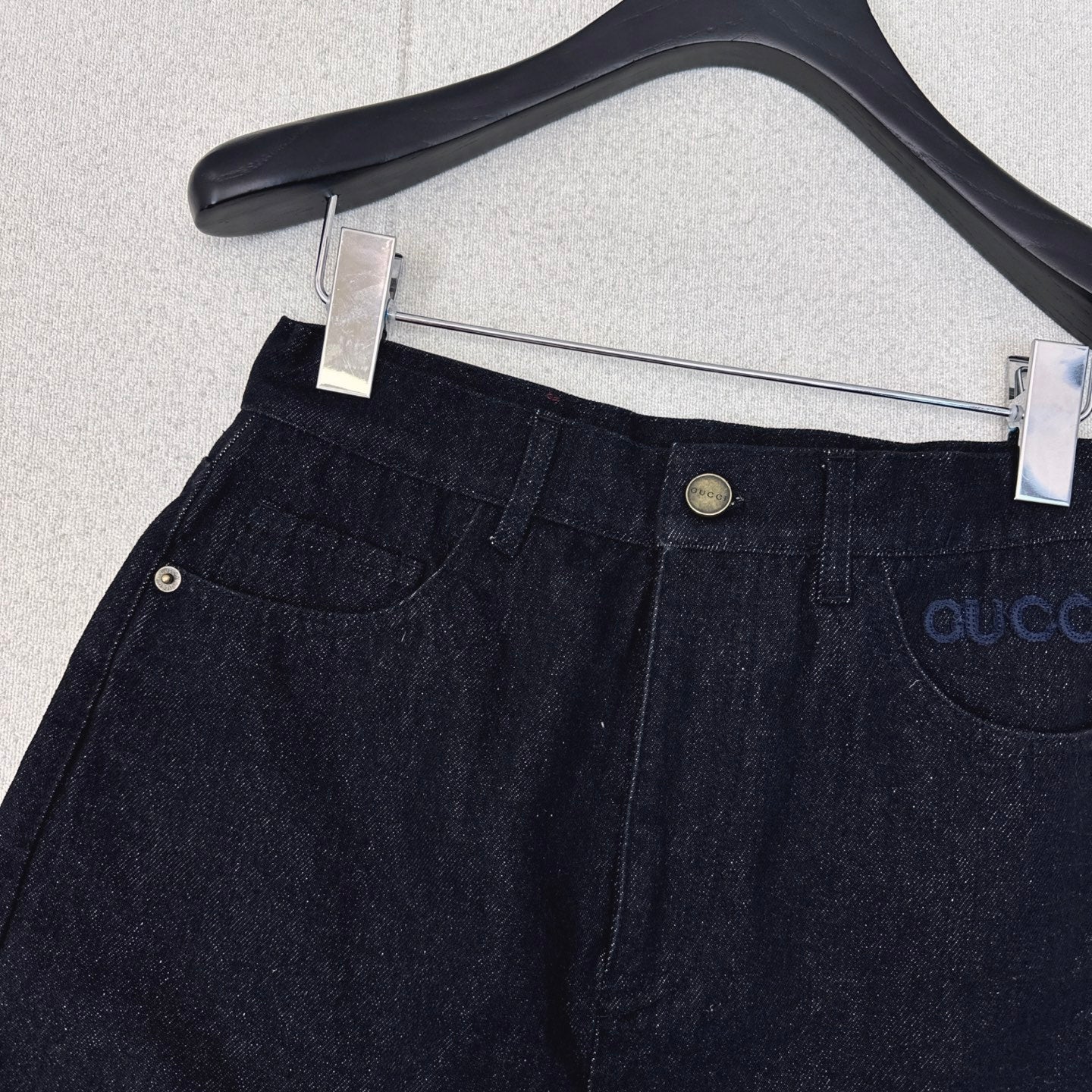 Gucci 25 Denim Short Dark Blue Cotton 596440