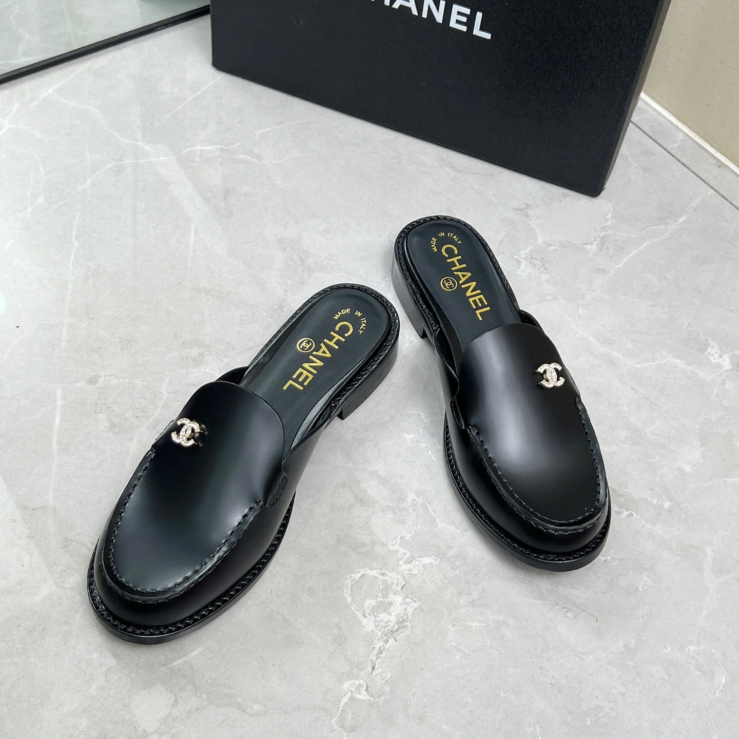 CC 25C Mule Black Calfskin