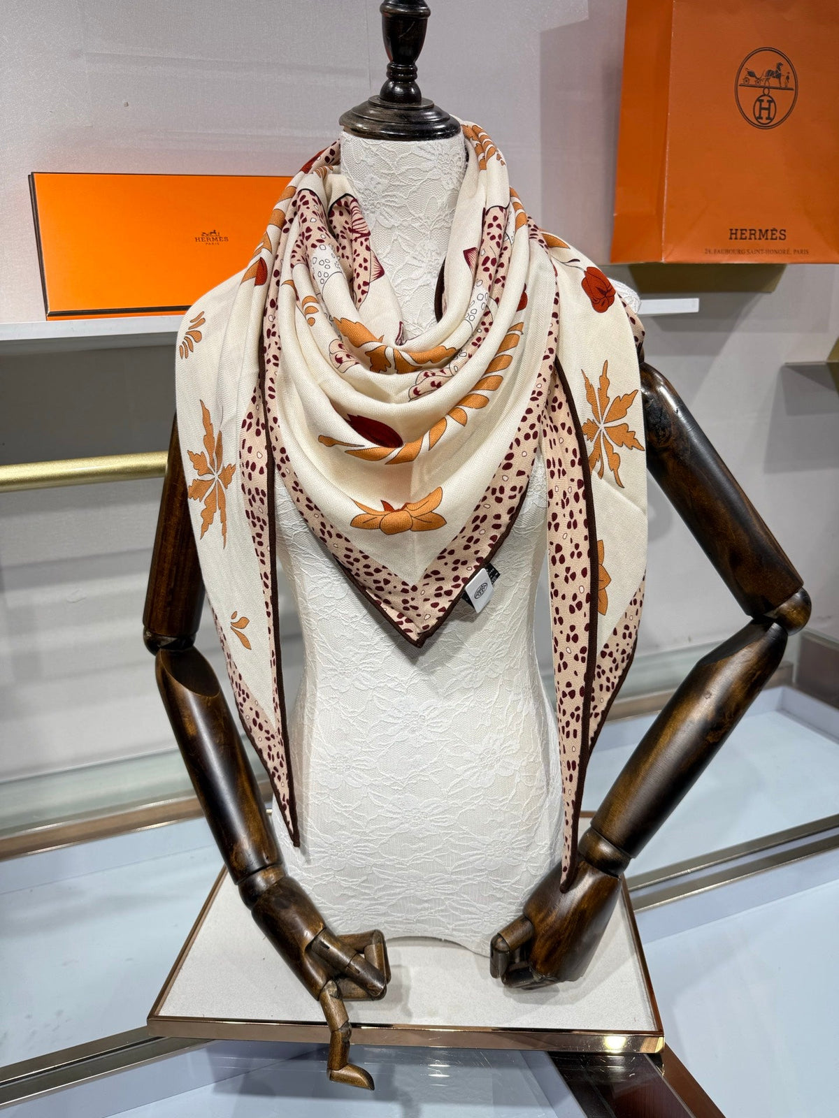 Hermès 2026 Les Leopards Scarf 140cm Cashmere Silk 216583