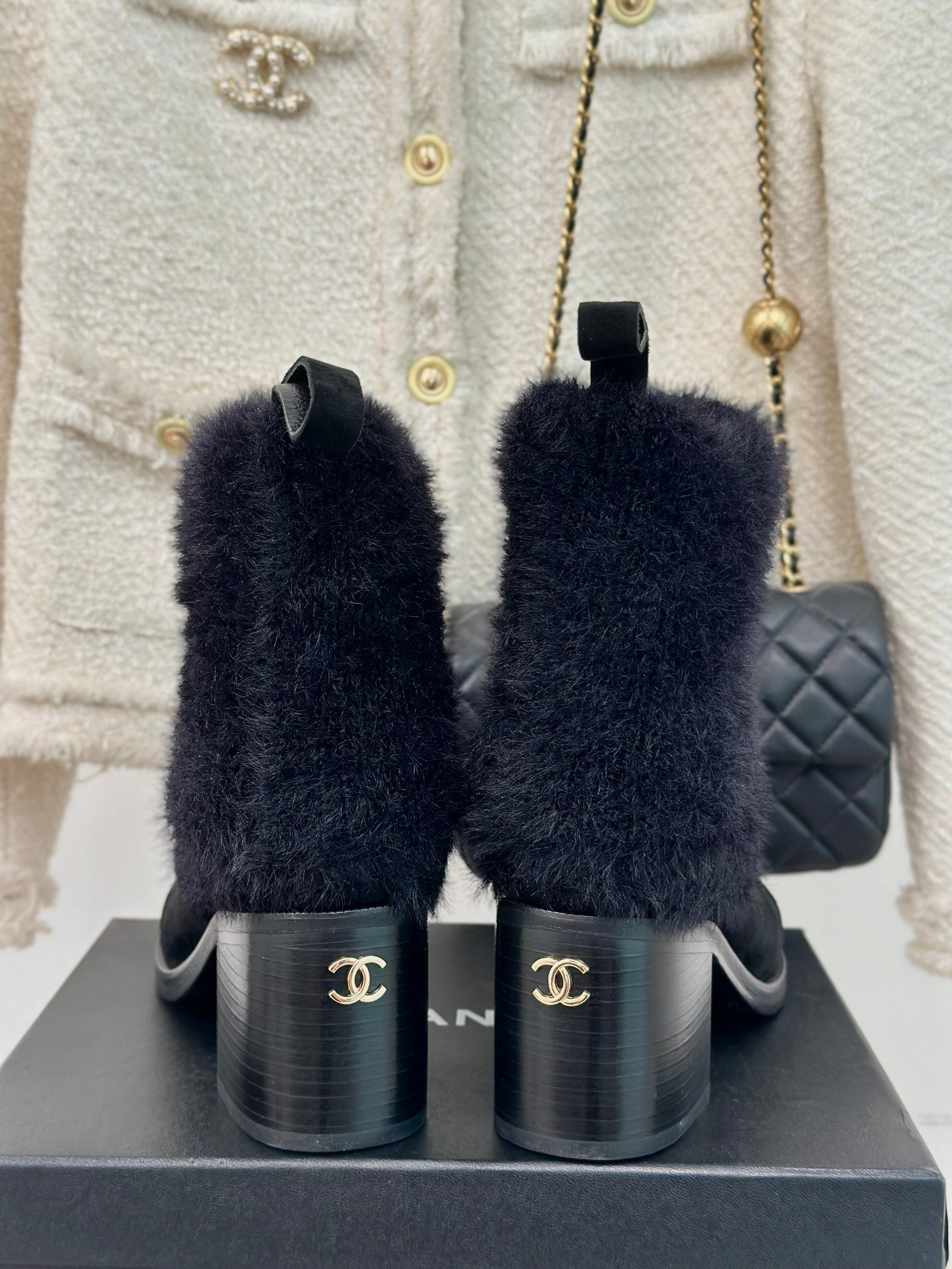CC Short Boots 60mm Black Suede And Wool Yarn