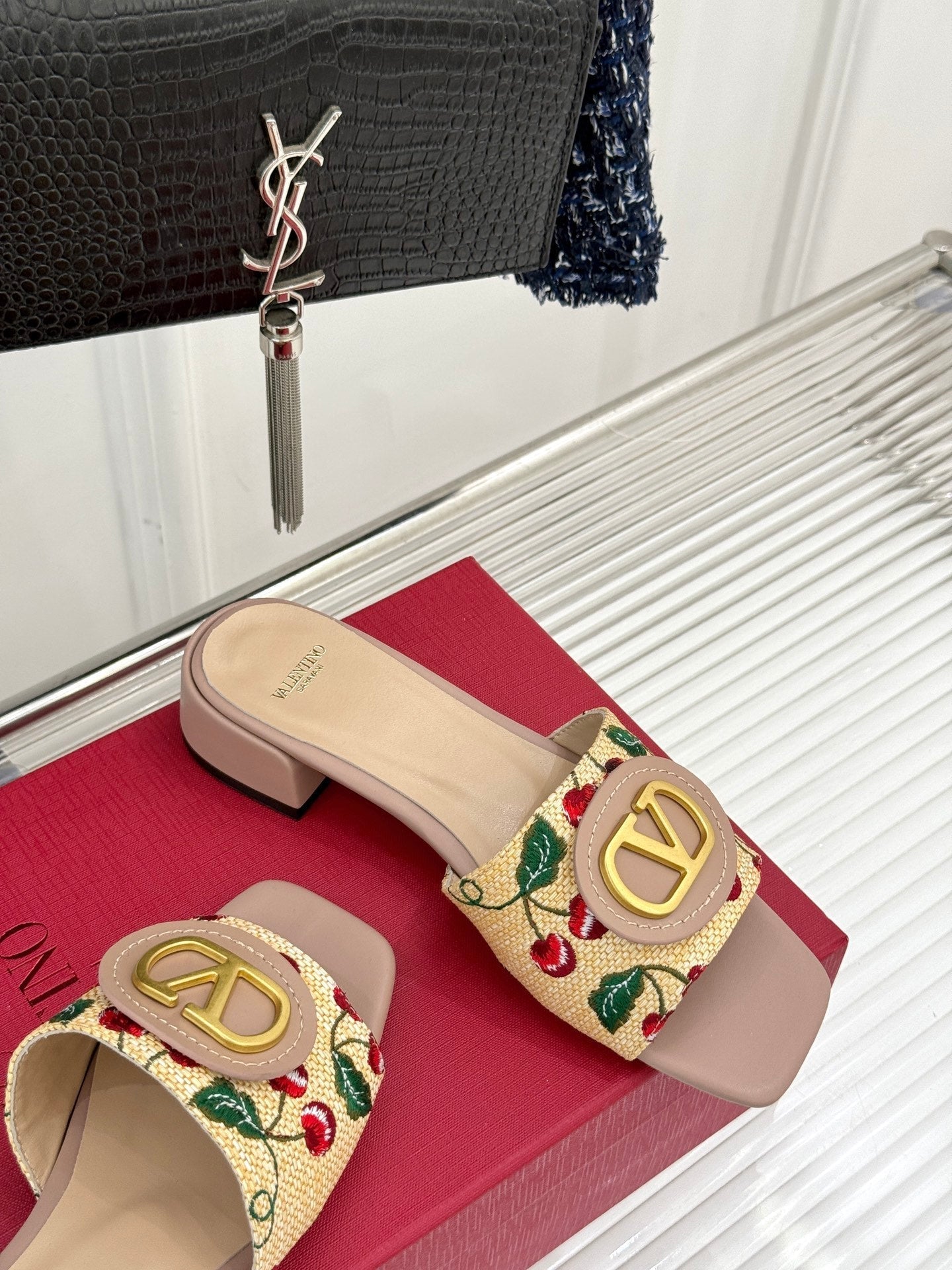 VT 25 Cherryfic Leather Trimmed Slides Nude Sheepskin 286503