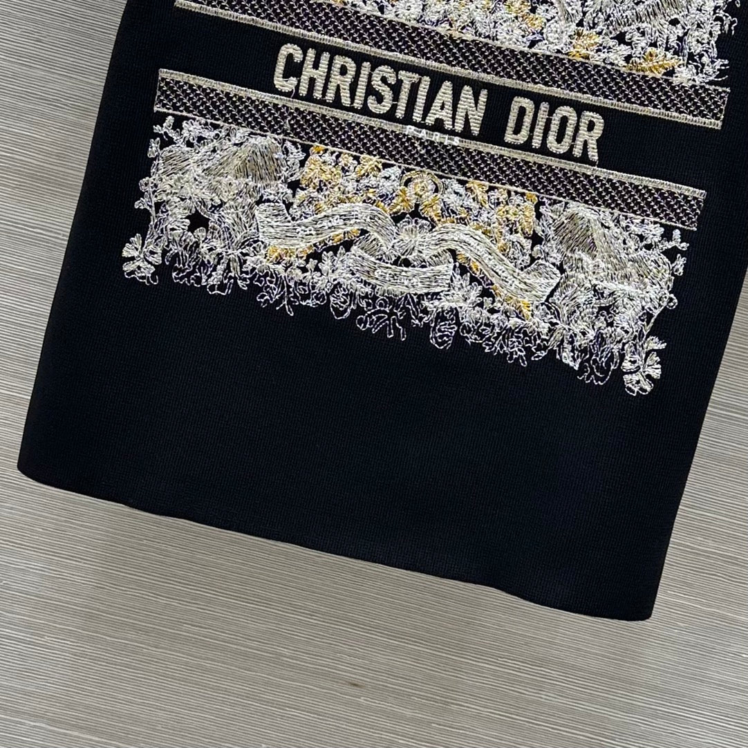 CD 25 Star Embroidery Knitted Short-sleeved Top Black Tencel Wool