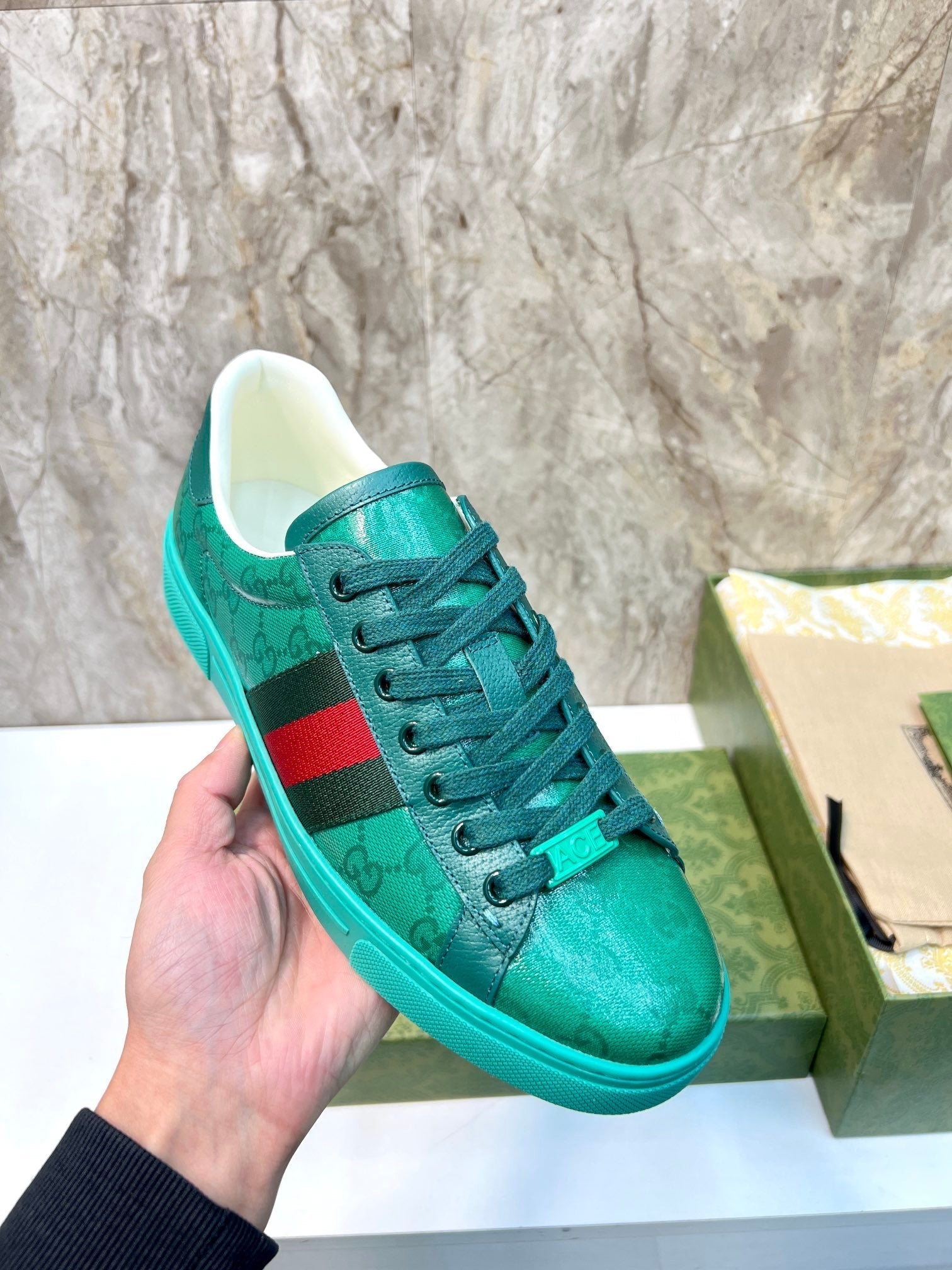GG Men's ACE Sneaker Green Calfskin 525958