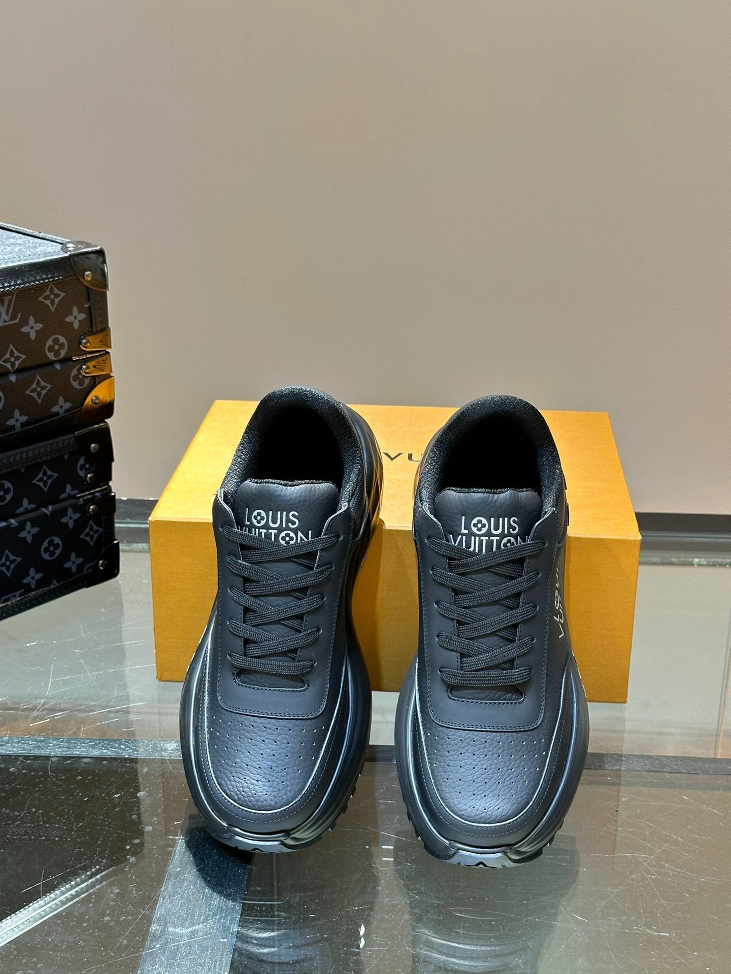 THICK-SOLED SNEAKER BLACK CALFSKIN