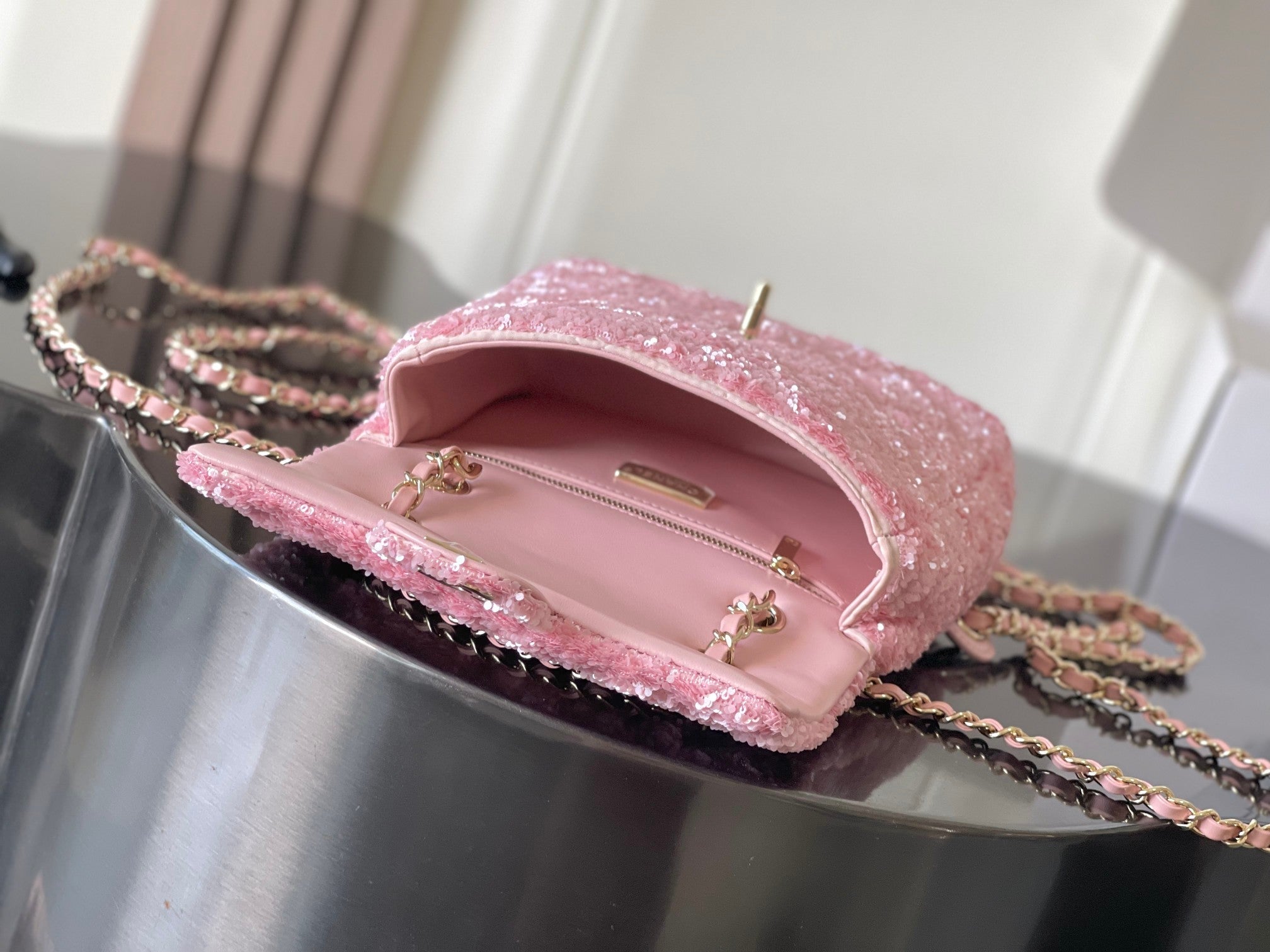 Chanel 25 Sequin Embroidered 21cm Bag Pink Leather Sequins 286171