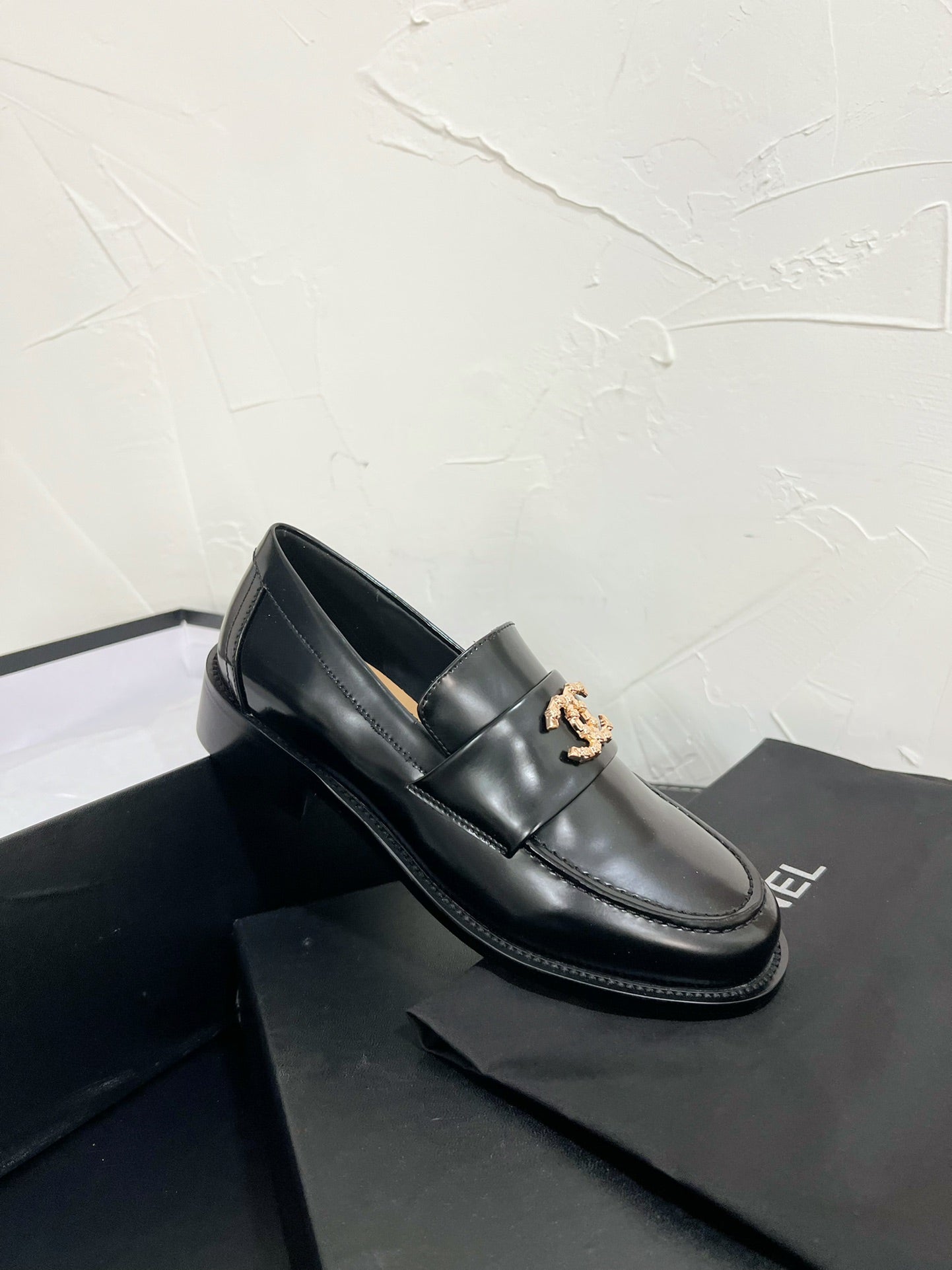 CC Moccasins Glossy Black Calfskin 949655