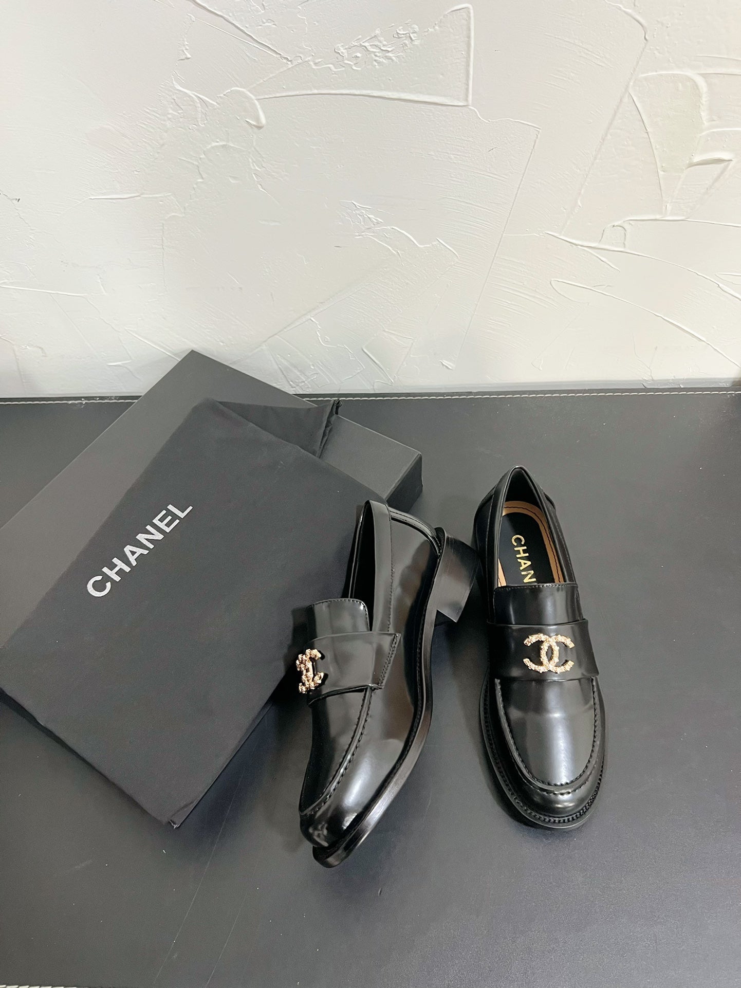 CC Moccasins Glossy Black Calfskin 949655