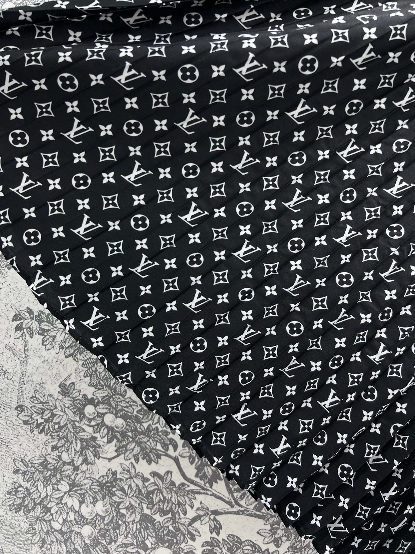 LV 25 Flower Barrage Print Lapel Dress Black Polyester