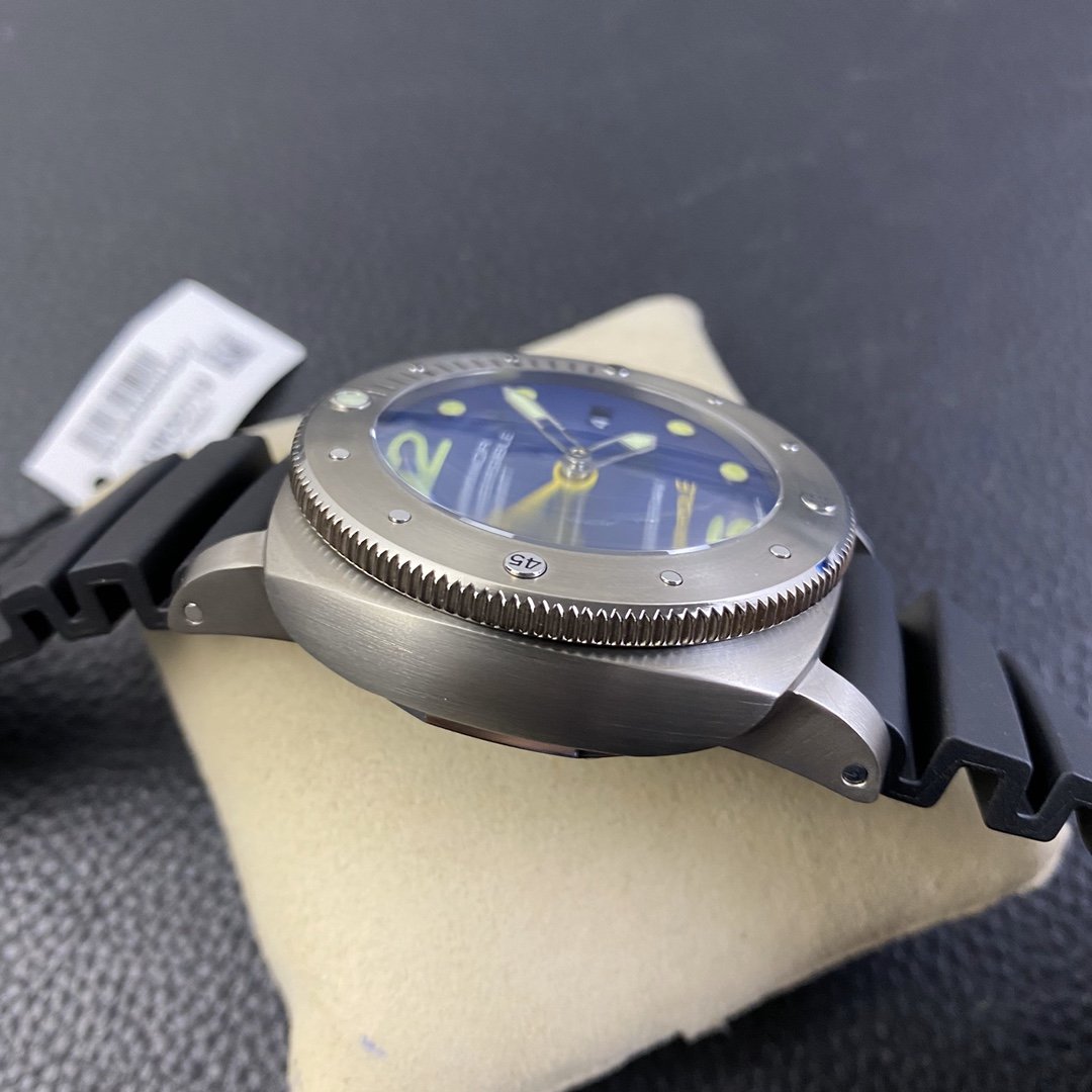 LUMINOR SUBMERSIBLE 1950 3 DAYS GMT POLE 2 POLE
