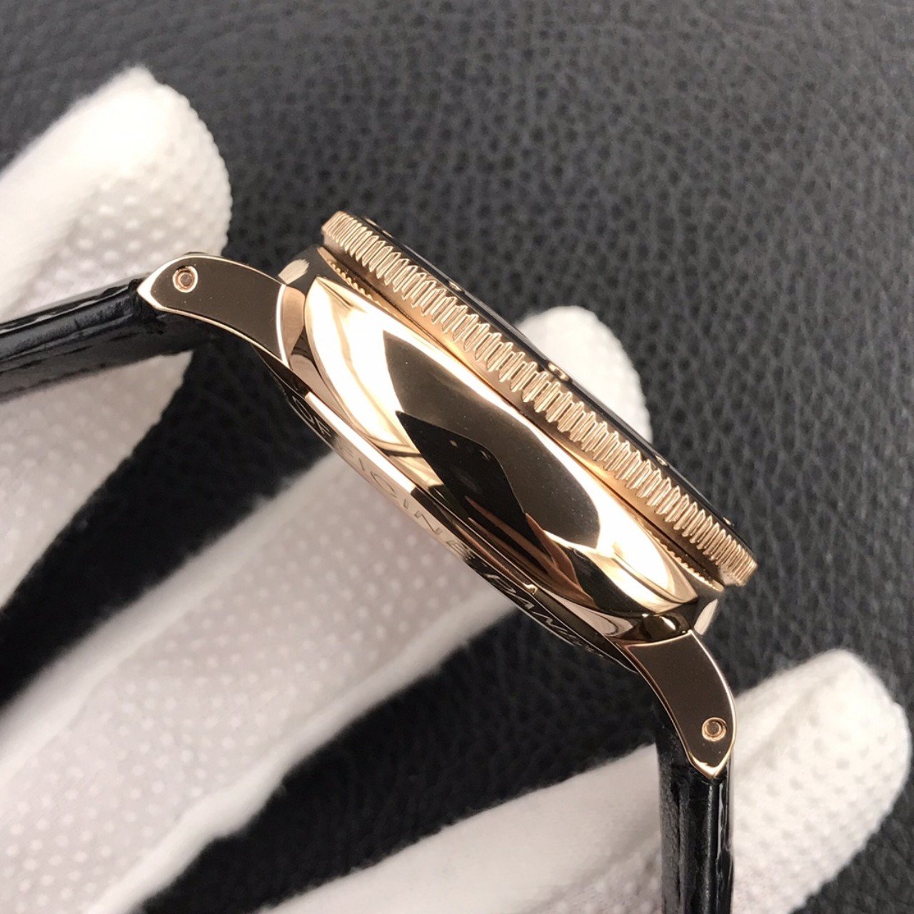 LUMINOR SUBMERSIBLE 47MM GOLD BLACK DIAL