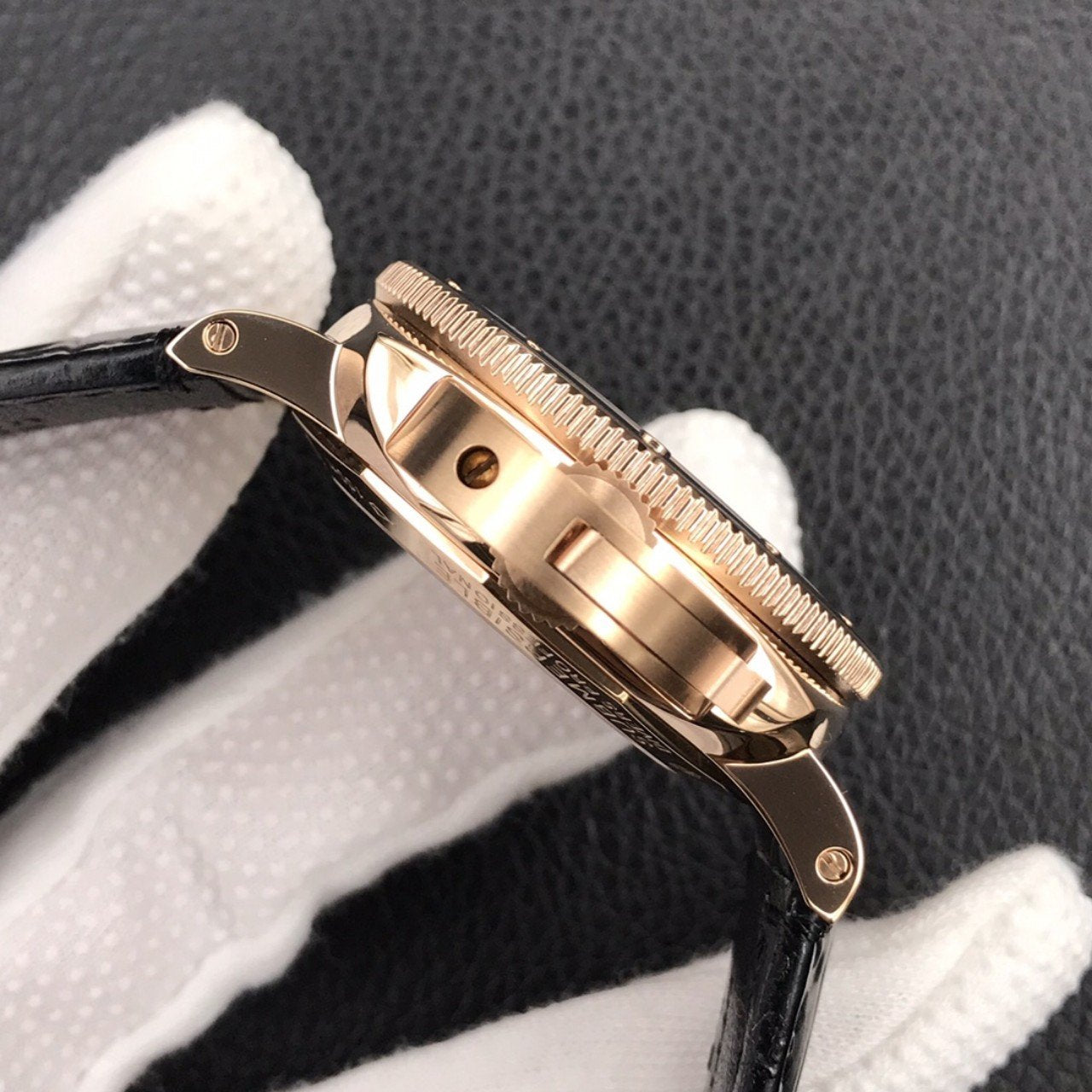LUMINOR SUBMERSIBLE 47MM GOLD BLACK DIAL