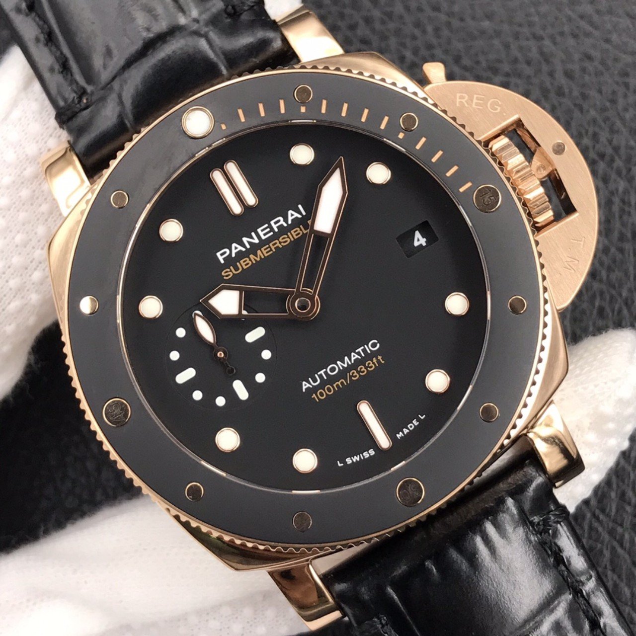 LUMINOR SUBMERSIBLE 47MM GOLD BLACK DIAL
