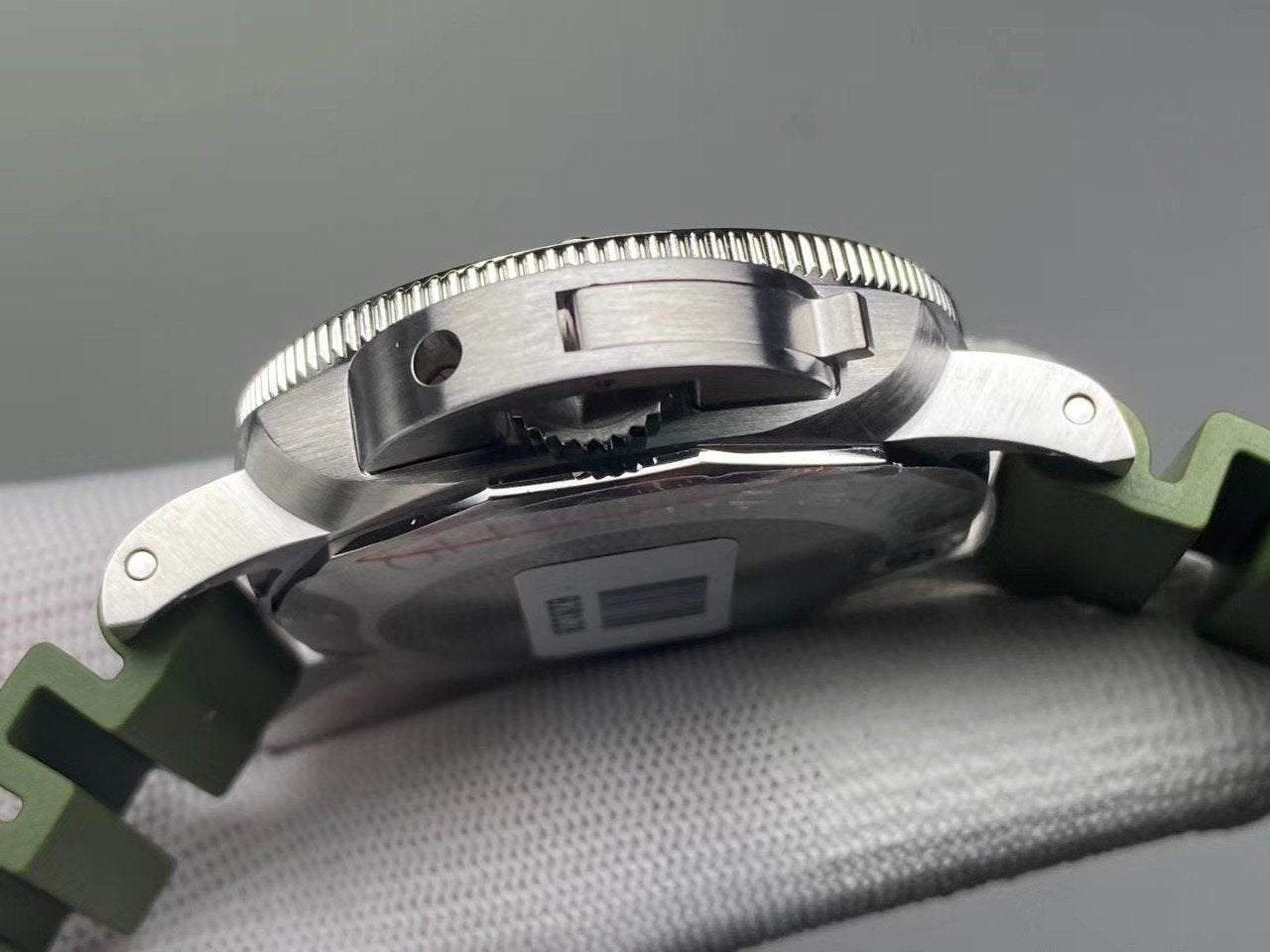 LUMINOR SUBMERSIBLE 42MM GREEN DIAL RUBBER STRAP