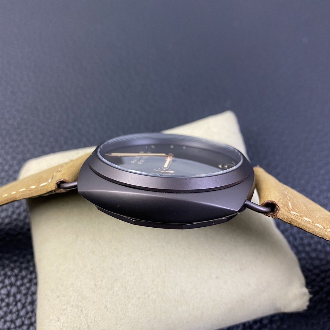 RADIOMIR BLACK SEAL AUTOMATIC CERAMIC CASE