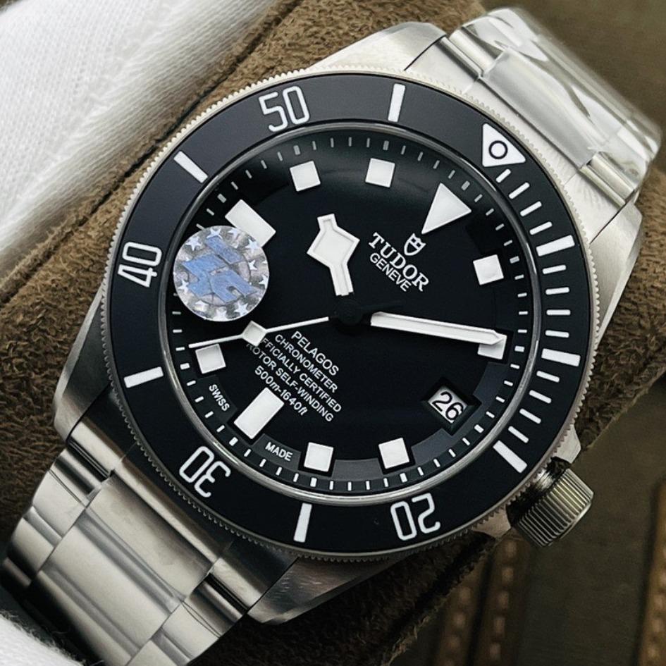 PELAGOS CHRONOMETER AUTOMATIC BLACK DIAL