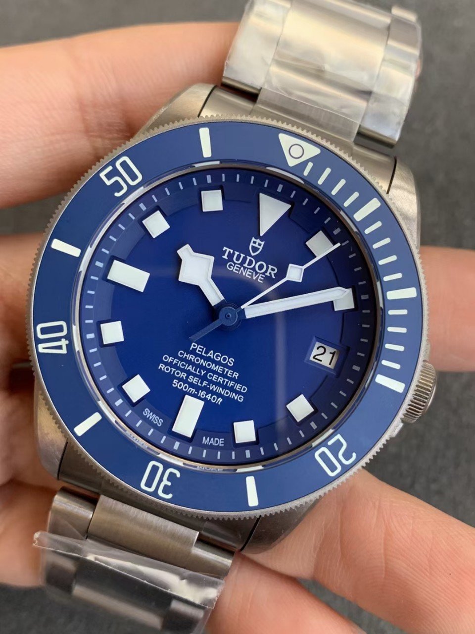 PELAGOS CHRONOMETER AUTOMATIC BLUE DIAL