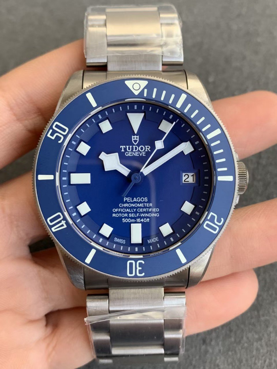 PELAGOS CHRONOMETER AUTOMATIC BLUE DIAL